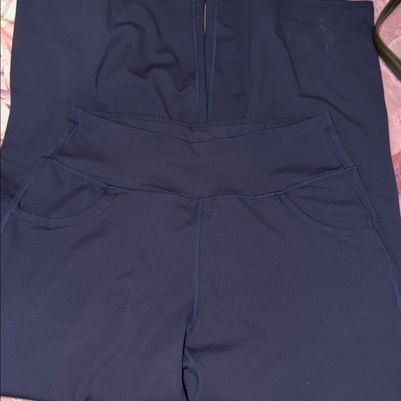 Women's Navy Yoga Pants with pockets - Picture 6 of 8